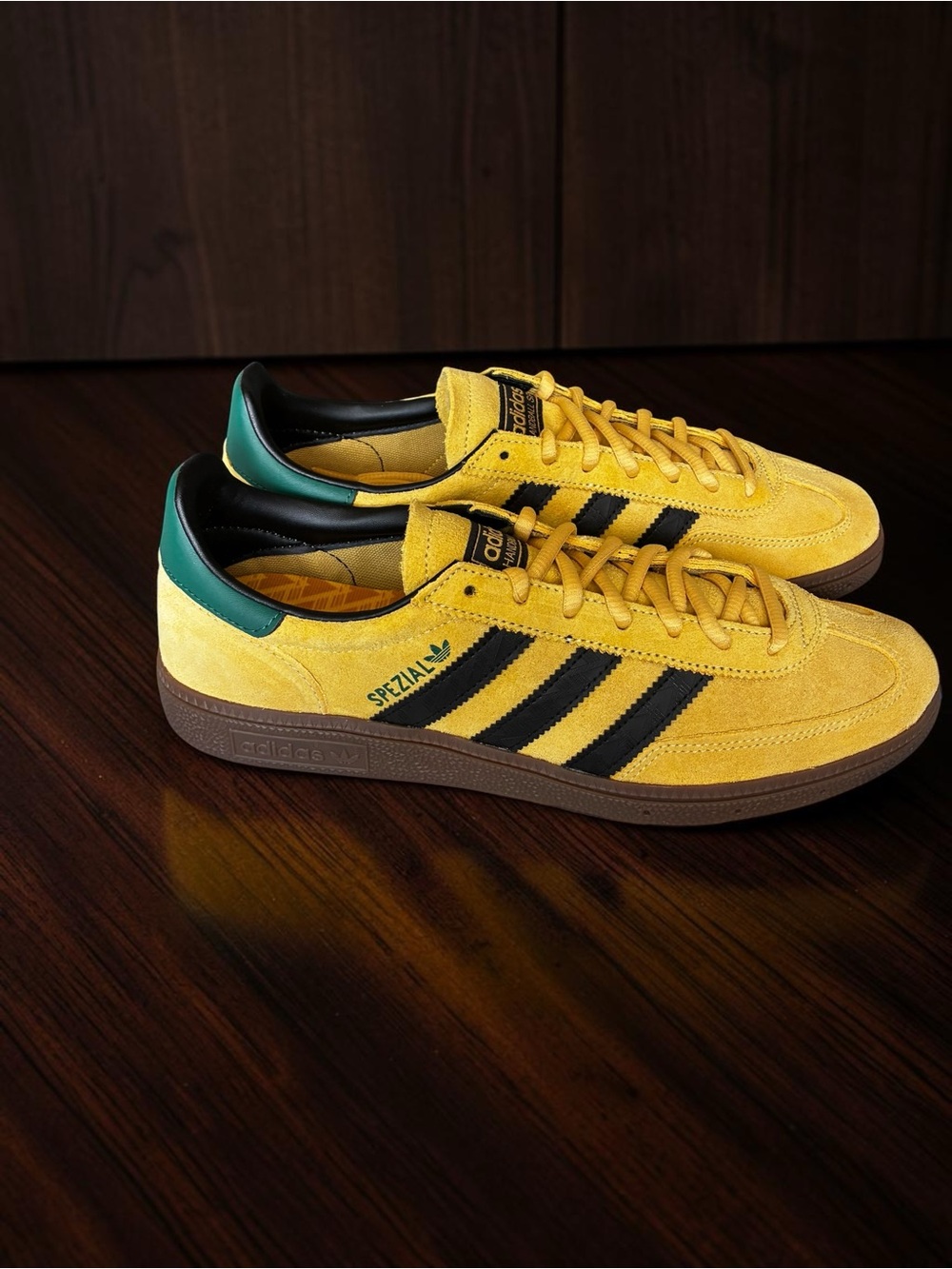 Adidas Handball SPEZIAL Sneakers, Yellow/Black/Green, size 9 men/10 in women. - Picture 2 of 8